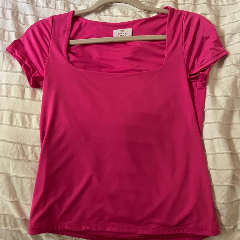 Live in the moment top